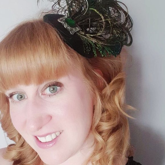 New Green Velvet Peacock Feather Emerald Fascinator - Picture 6 of 7